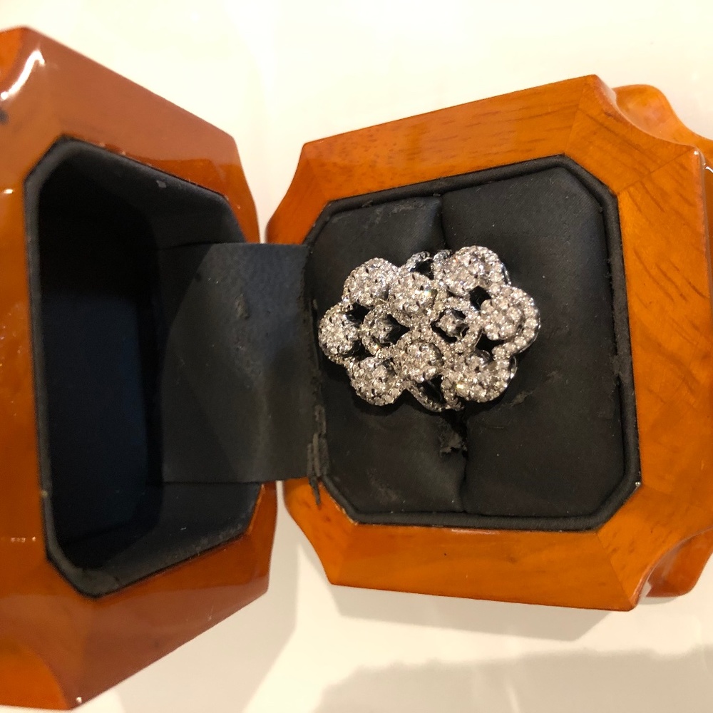 Beautiful chandeliers ring